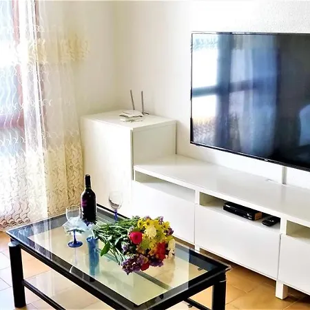 Апартаменти Cosy Near Торрев'єха