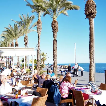 Cosy Near Апартаменти