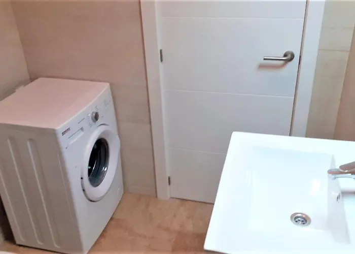 Cosy Near Τορεβιέχα